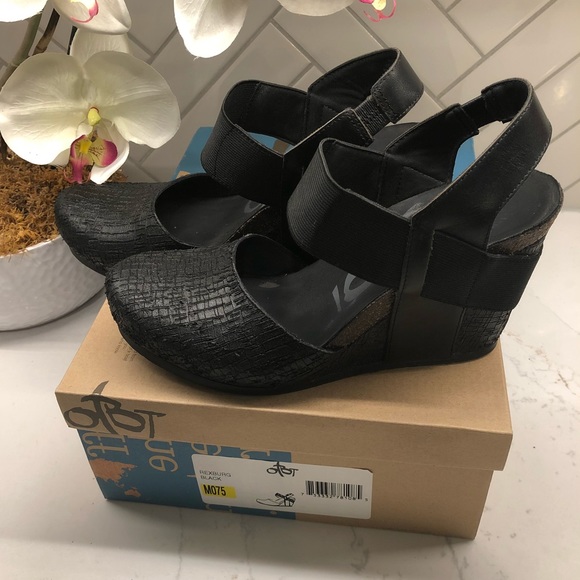 otbt black wedges